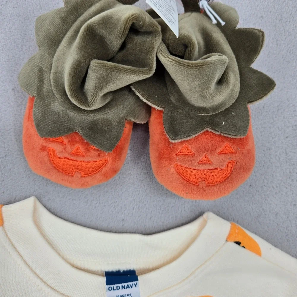 Old Navy Baby Unisex NWT 3-6M 2 pc Pumpkin Jogger & Booties Halloween Set